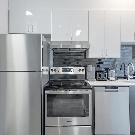 Luxurious 3Bd Apt In Heart Of Downtown Free Parking On-Site 5 Min Walk To Bell Center Montreal Exterior photo