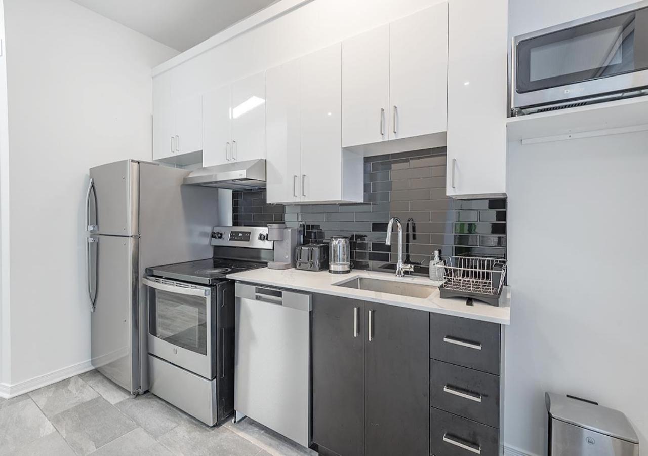 Luxurious 3Bd Apt In Heart Of Downtown Free Parking On-Site 5 Min Walk To Bell Center Montreal Exterior photo