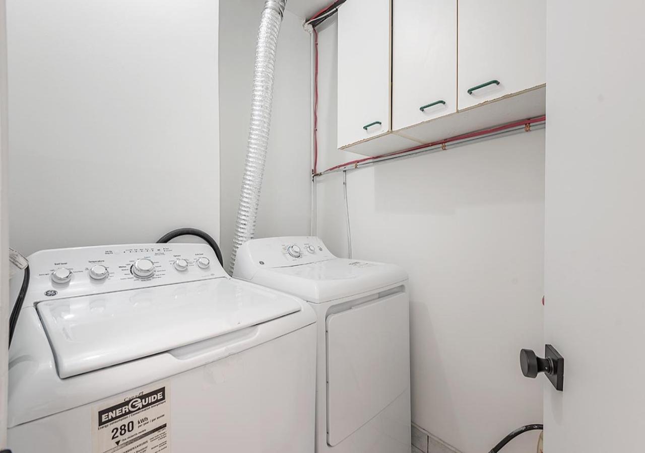 Luxurious 3Bd Apt In Heart Of Downtown Free Parking On-Site 5 Min Walk To Bell Center Montreal Exterior photo